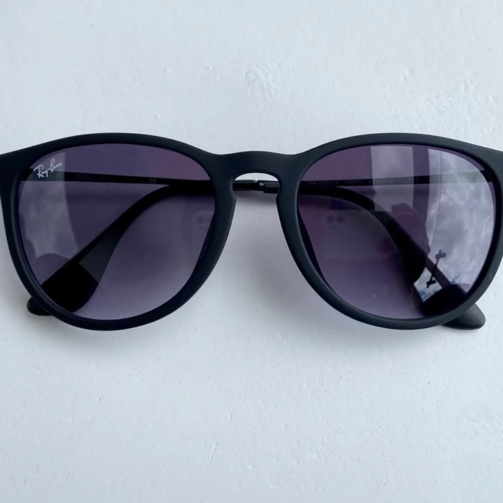 Ray-Ban Erika Classic RB4171 622/8G 54-18 Sunglasses - Matte Black/Grey